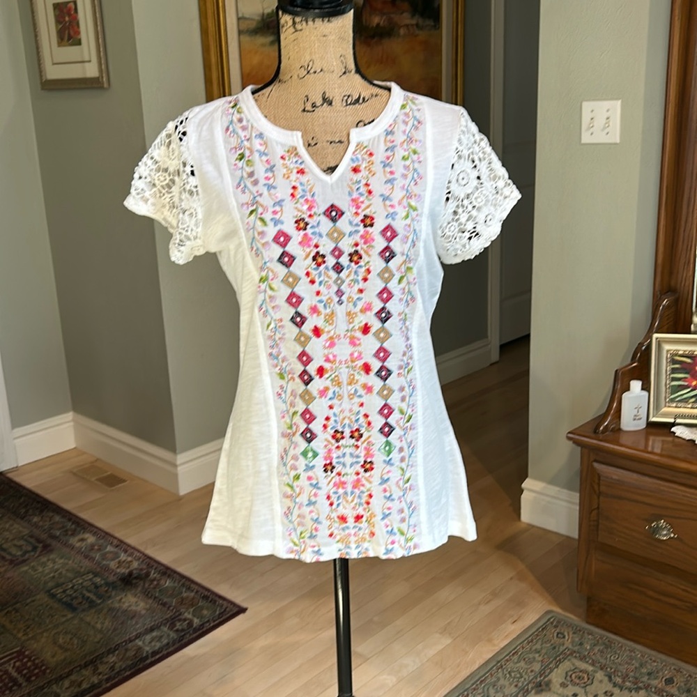 Sundance Catalog Embroidered 100% cotton top, Small